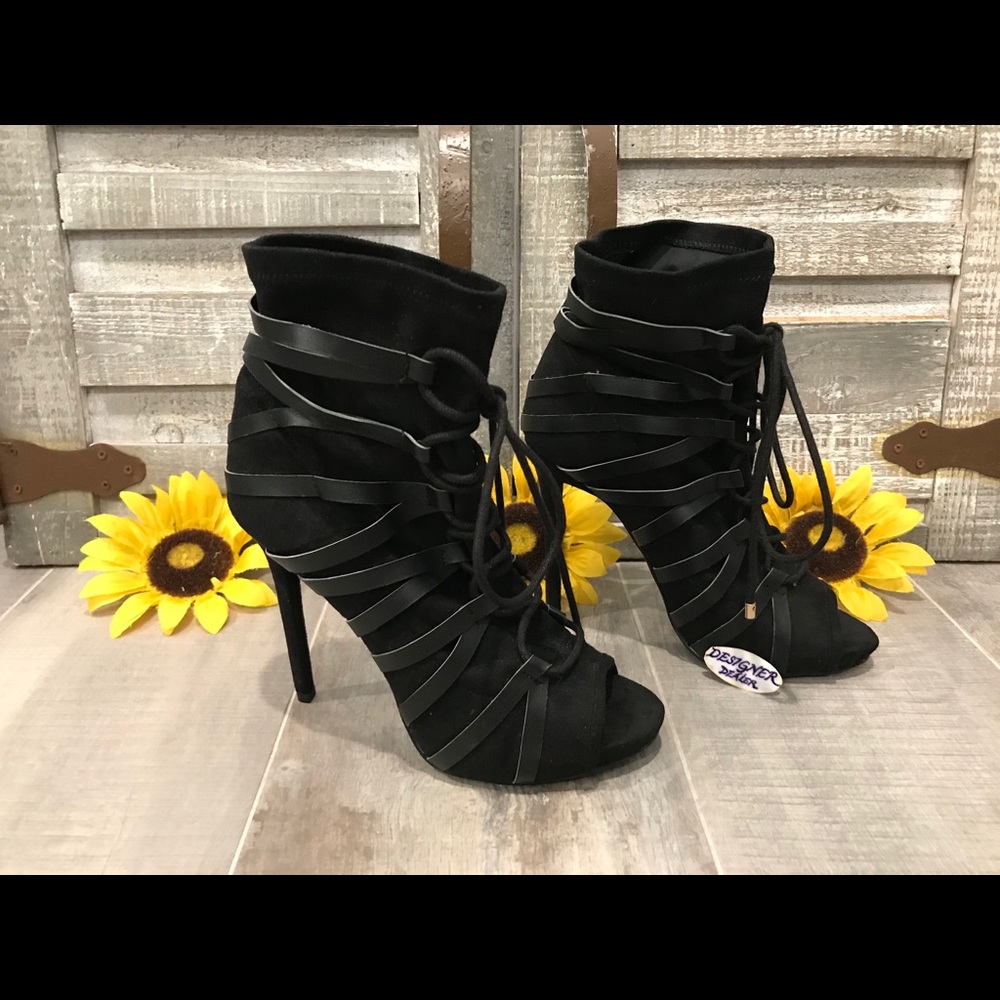 Shoe Dazzle Abigail Strappy High Heel Boots SZ 7.5